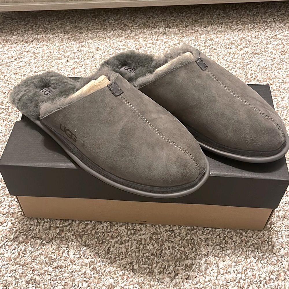 NWT UGG slippers